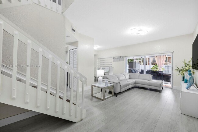 Foto del edificio - 8252 NW 191st Ln