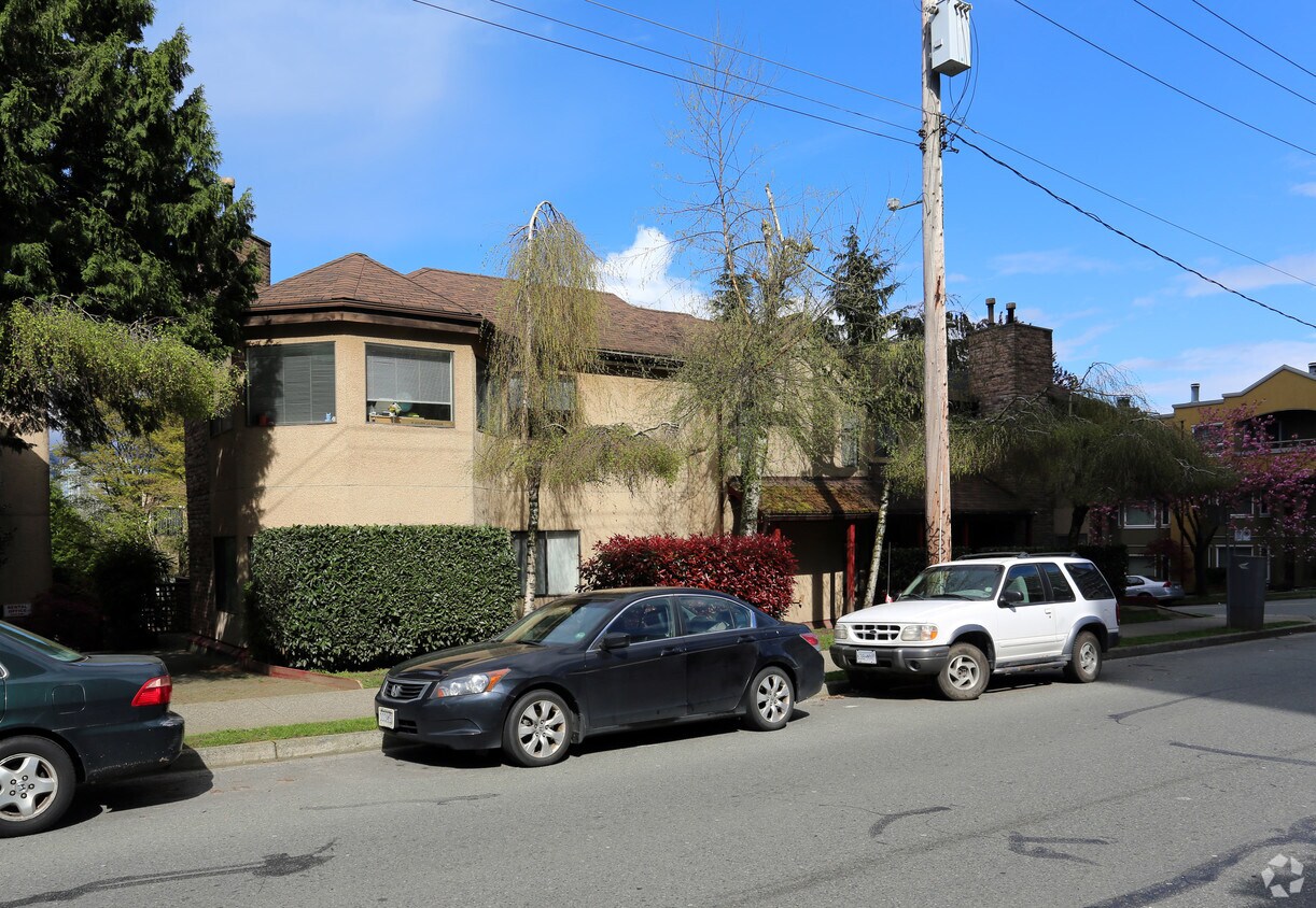 Photo du bâtiment - Willow Apartments