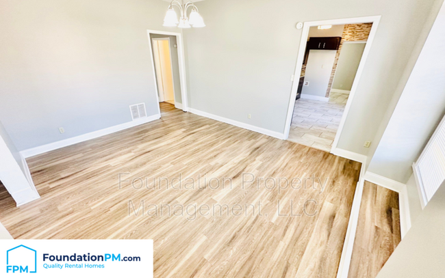 Building Photo - 888 Looney Ave