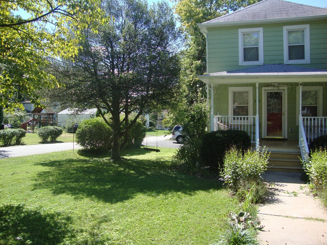 2122 Rockhaven Ave, Catonsville, MD 21228 House Rental in Catonsville