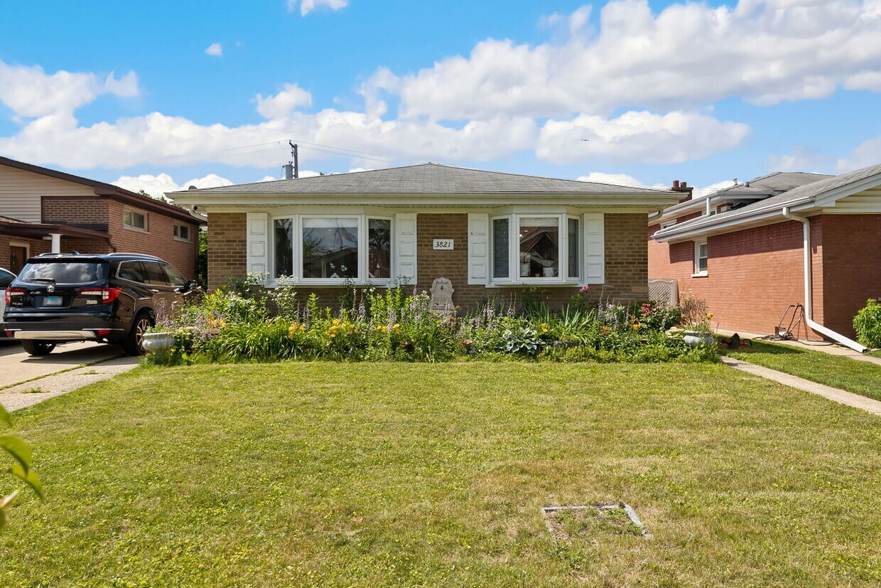Foto principal - 3821 Jarvis Ave