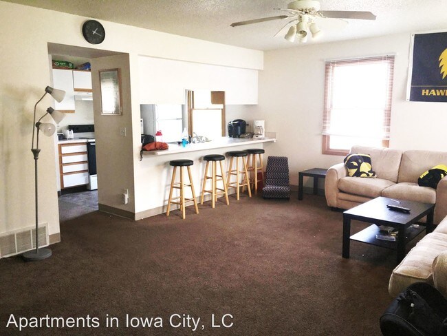 Building Photo - 817 S Gilbert Ct