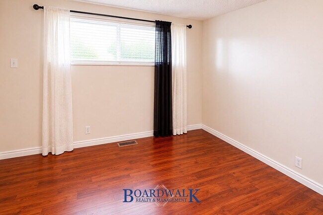 Building Photo - 6423 S Westridge St