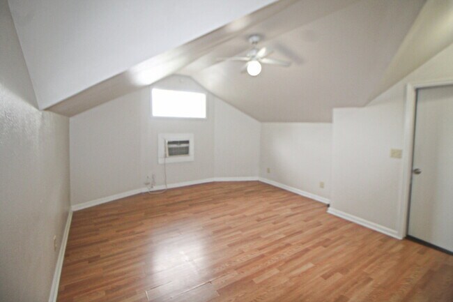 Foto del edificio - 232 Cornell Ave