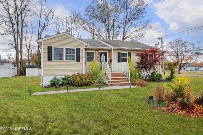 Building Photo - 58 Richardson Ave