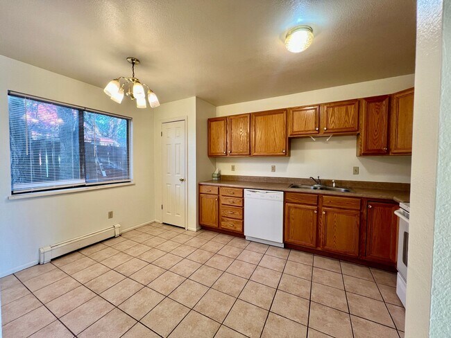 Foto del edificio - Two Bedroom for Rent in Rifle