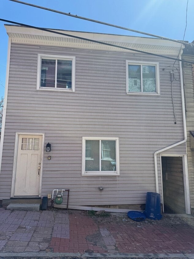 Troy Hill House!-3 Bed 1.5 Bath in Northside - Troy Hill House!-3 Bed 1.5 Bath in Northside