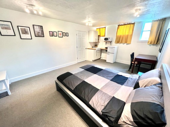 Foto del edificio - 416 E Main St