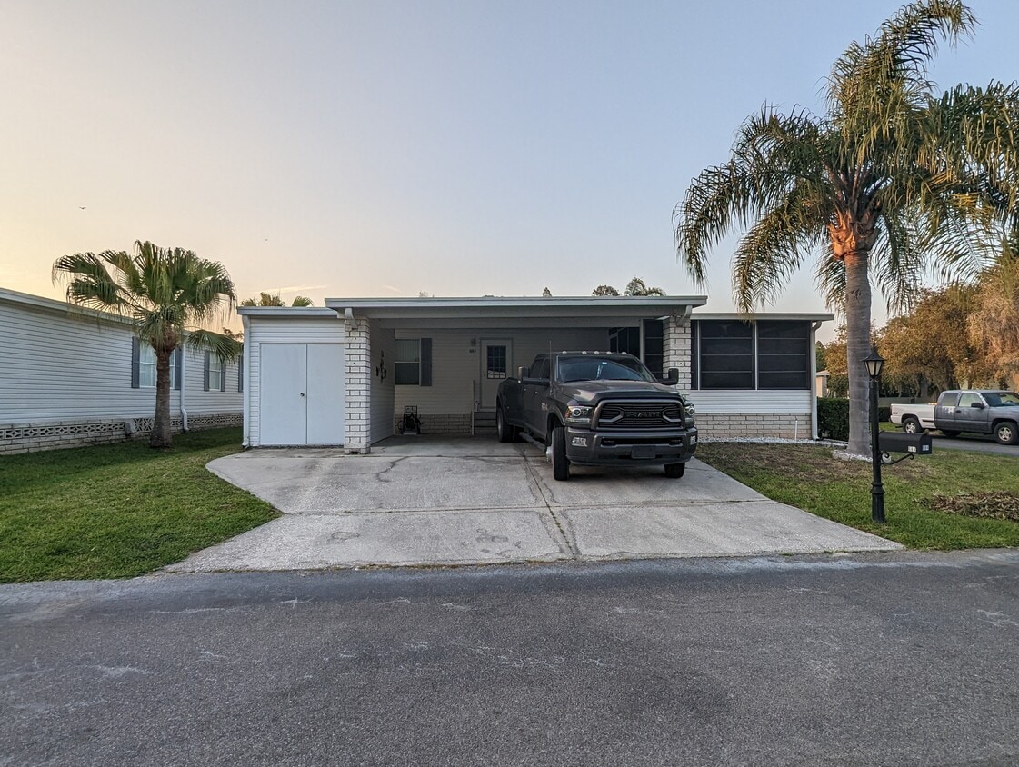 684 Tulip Cir E, Auburndale, FL 33823 Apartments in Auburndale, FL