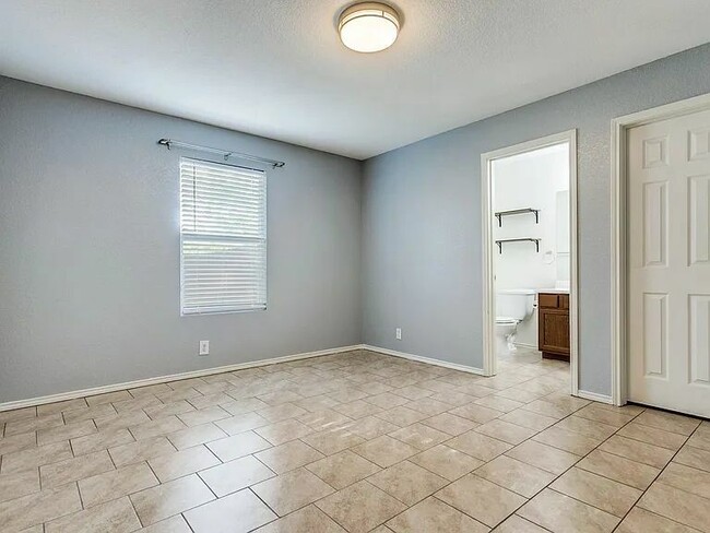 Building Photo - 10903 Cimarron Cove