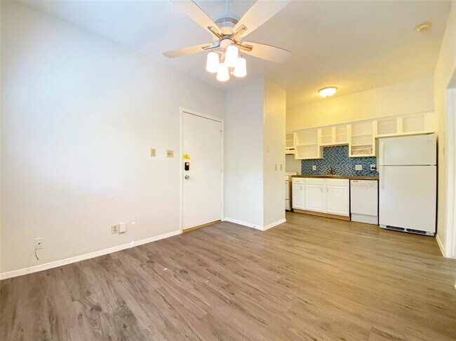 Foto del edificio - 1620 Waterston Ave
