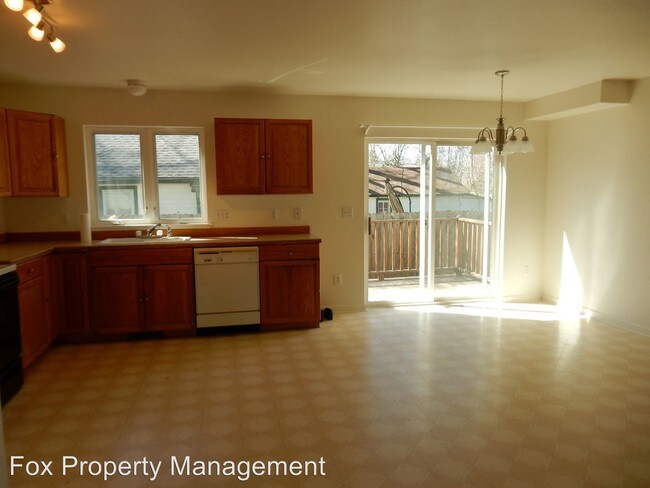 Foto del edificio - 3 br, 2 bath House - 1045 Pratt St