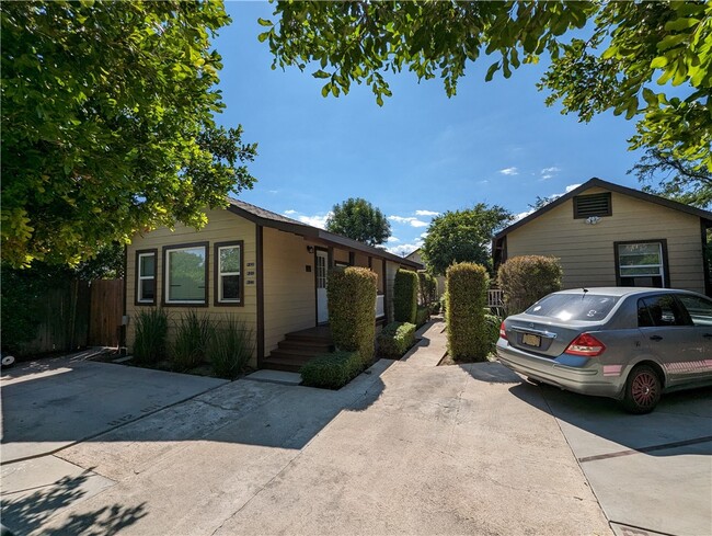 Building Photo - 808 Cedar St