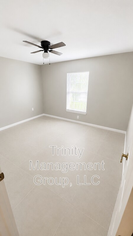 Building Photo - 9400 Alta Sol Way