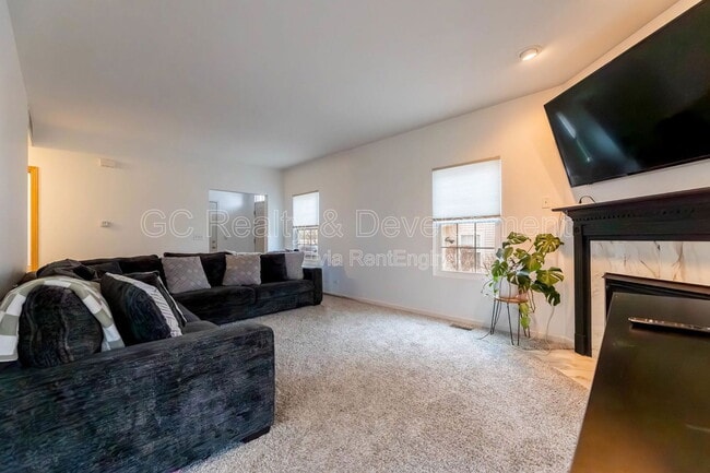 Building Photo - 1636 Fredericksburg Ln