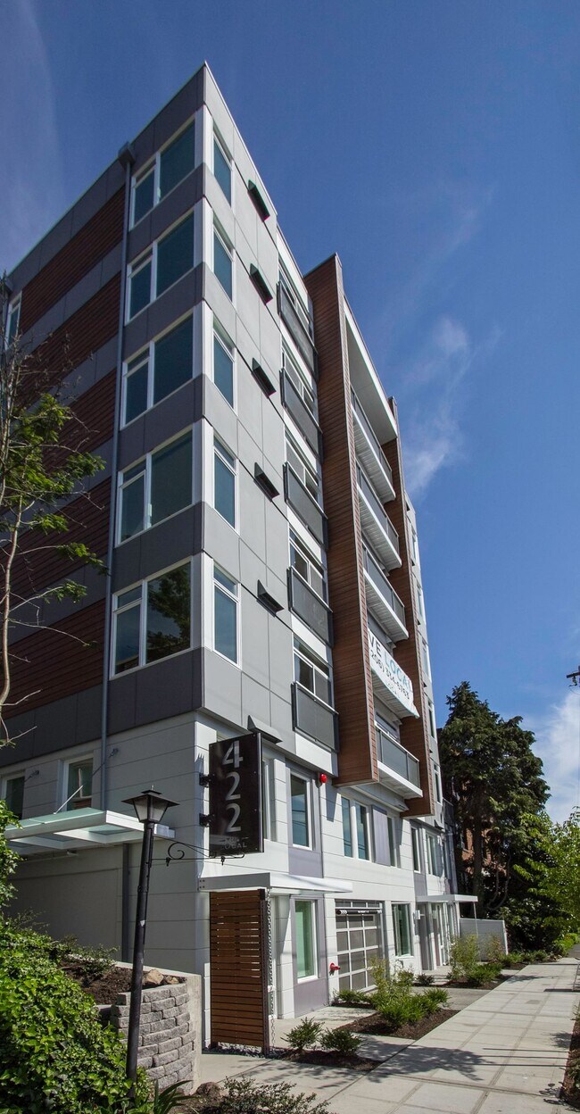Foto del edificio - The Local 422