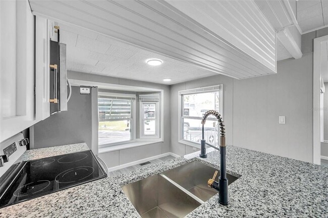 Building Photo - 4851 W Gandy Blvd