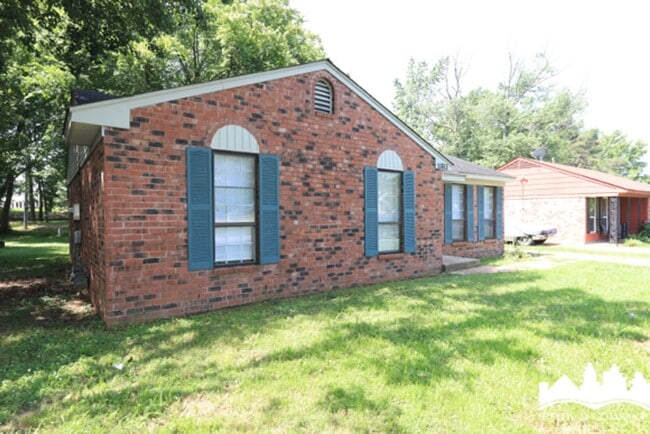 Foto del edificio - 11853 Dr Logan Rd