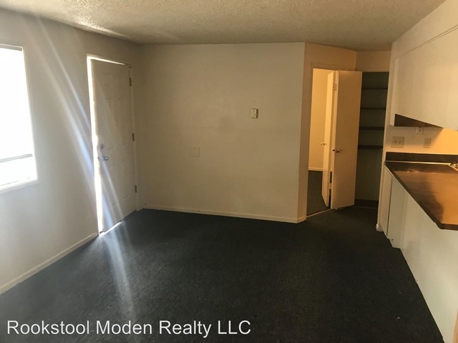 Building Photo - 3 br, 1 bath House - 604 S 3rd St #1