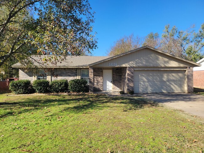 Building Photo - 13734 S Glen Pl