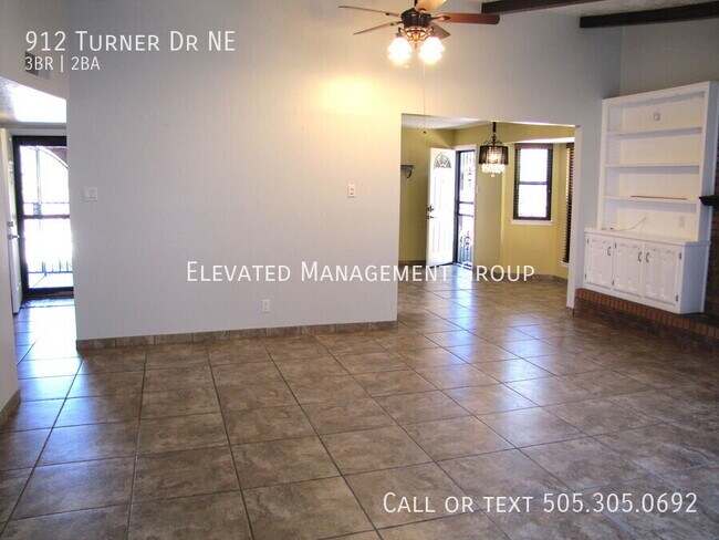 Foto del edificio - Amazing NE Heights Home! Tile Floors! This...