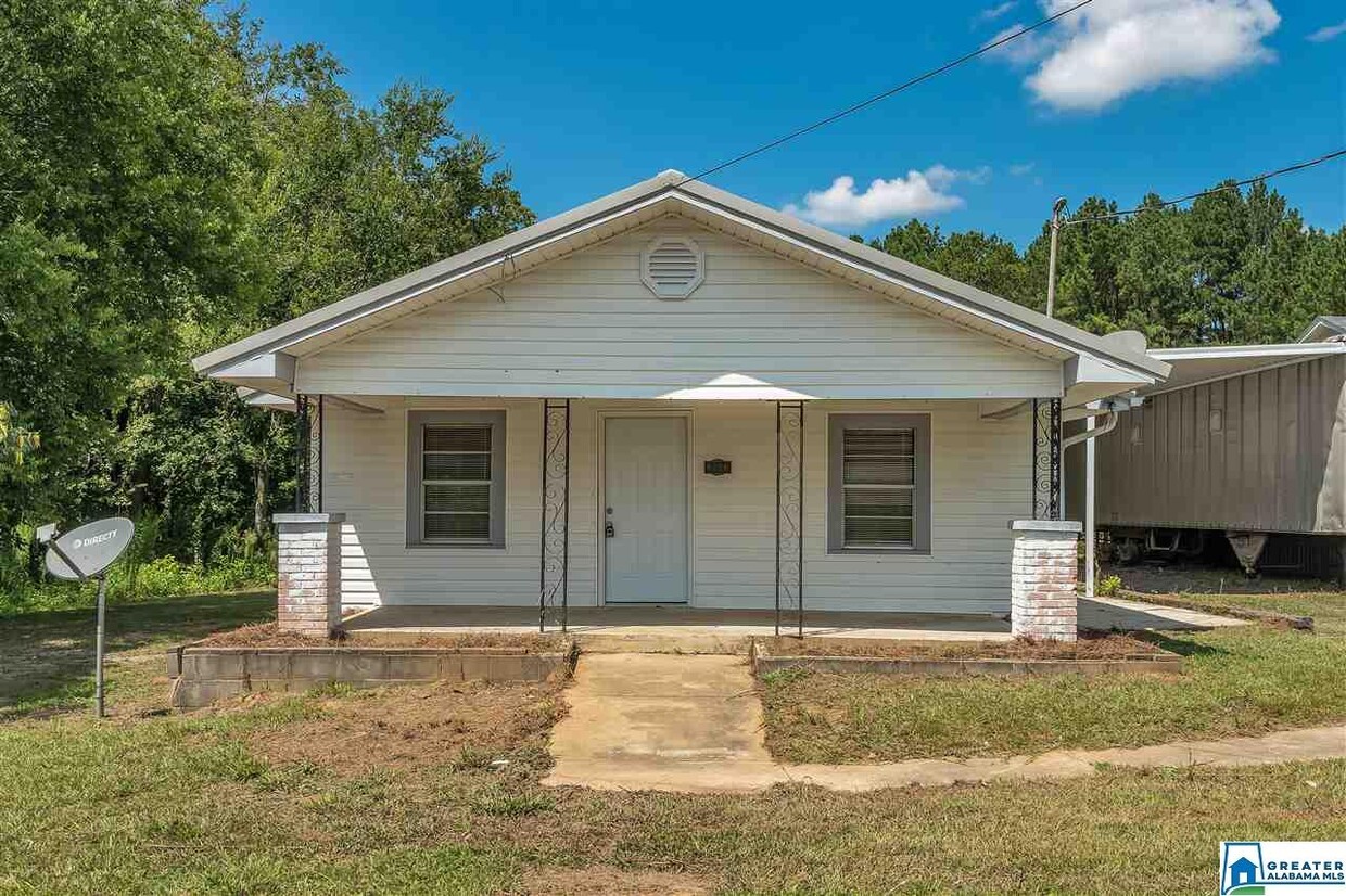 Foto principal - 8256 Bradford Rd