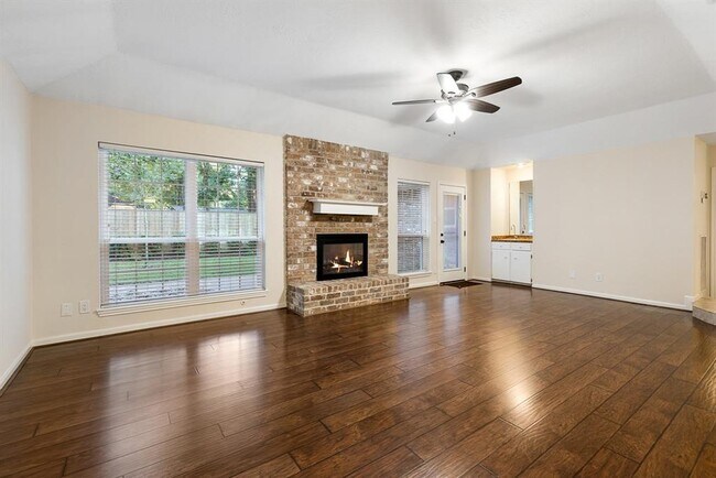 Foto del edificio - 15106 Forest Lodge Dr