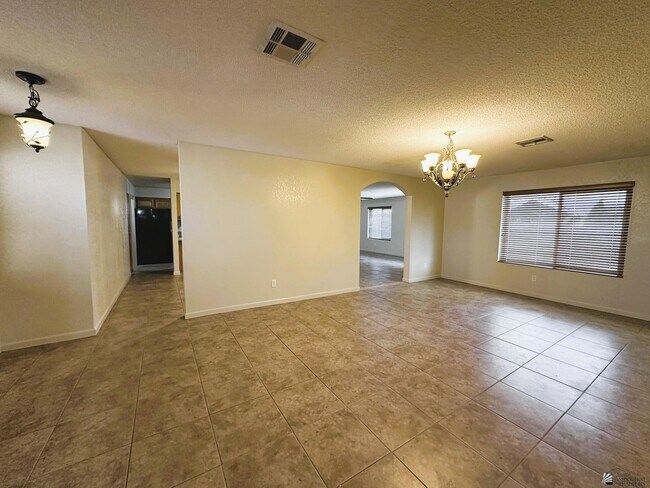 Foto del edificio - 6337 E 45th St