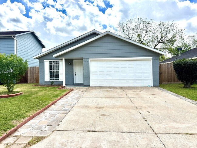 Building Photo - 718 Blue Rock Ct