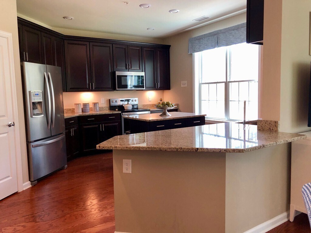 130 University Ave Unit 1207, Westwood, MA 02090 Condo for Rent in