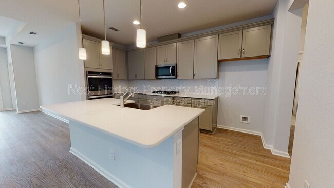 Foto del edificio - 443 Watervale Dr