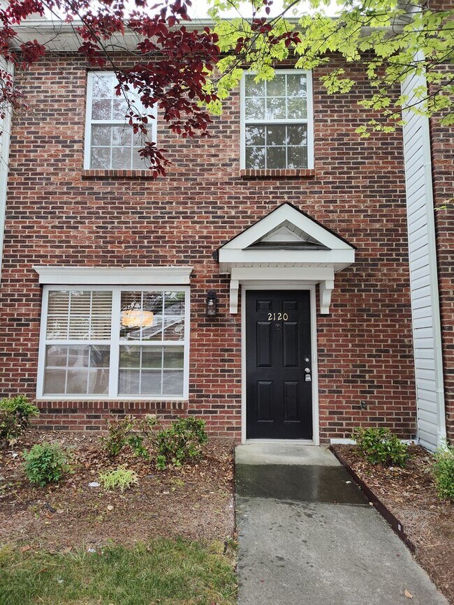 Building Photo - Move in ready Townhome in Morrison Place!