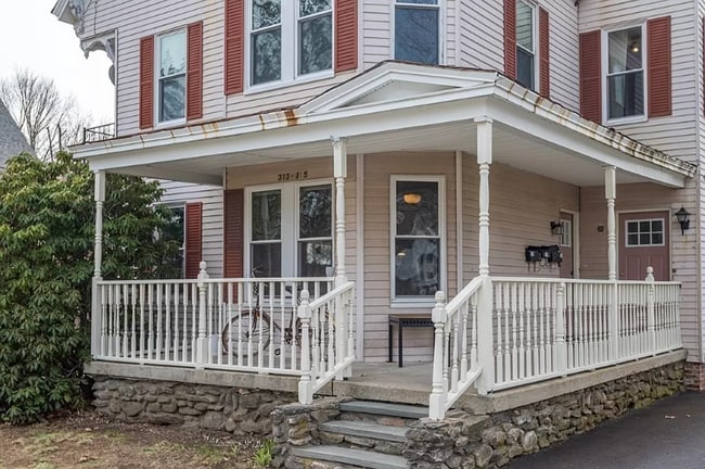 Building Photo - 315 Elm St