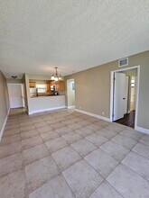 Building Photo - 1447 Lake Crystal Dr