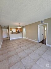 Building Photo - 1447 Lake Crystal Dr