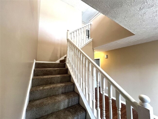 Building Photo - 2209 Swan Lake Ct