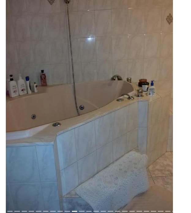 Building Photo - 50-56 Broadlawn Park