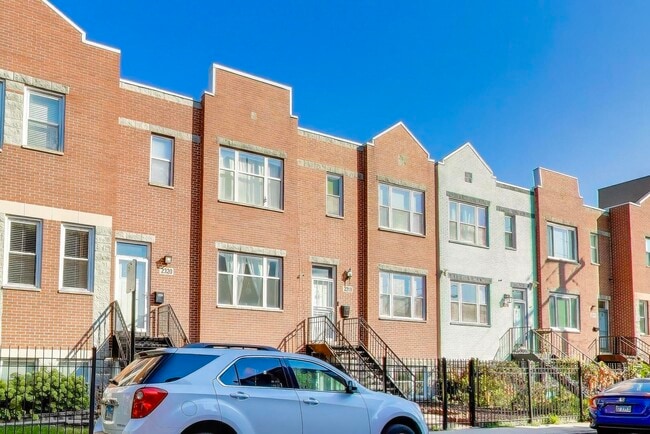 Foto del edificio - 2318 W Flournoy St