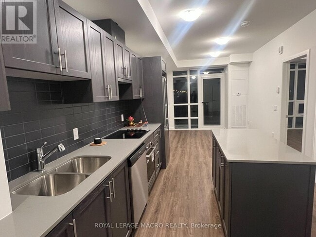 Building Photo - 461 Green Rd