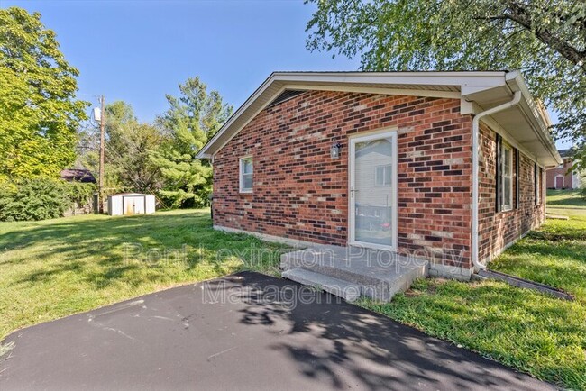 Building Photo - 3201 Mammoth Dr