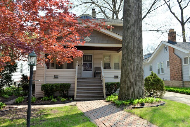 Building Photo - 310 Virginia Ave