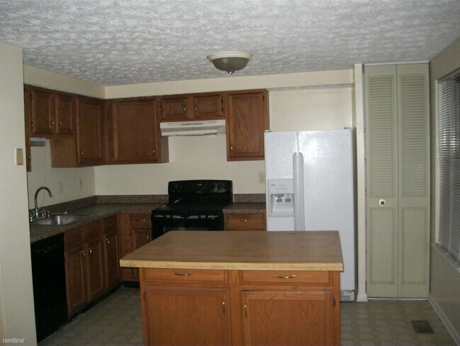 Foto del edificio - 3 br, 3.5 bath Townhome - 7628 Mandan Road