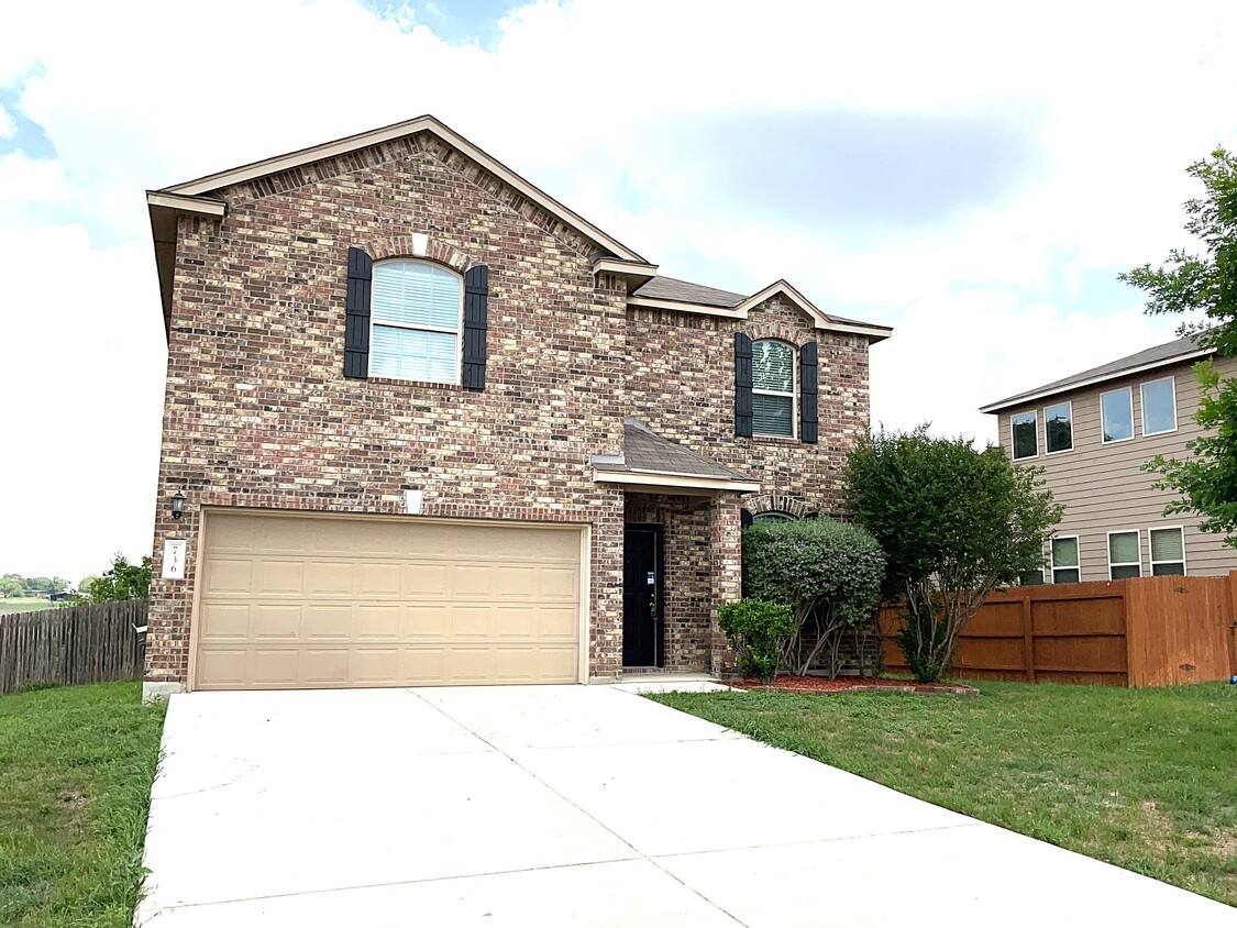 Primary Photo - 736 Community Dr