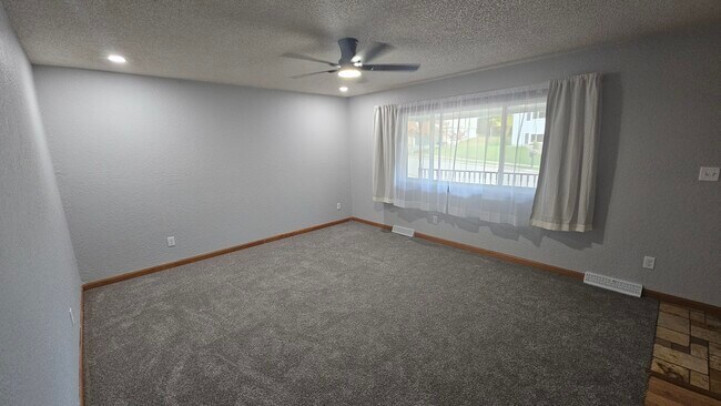 Foto del edificio - 3626 Keymeer Dr