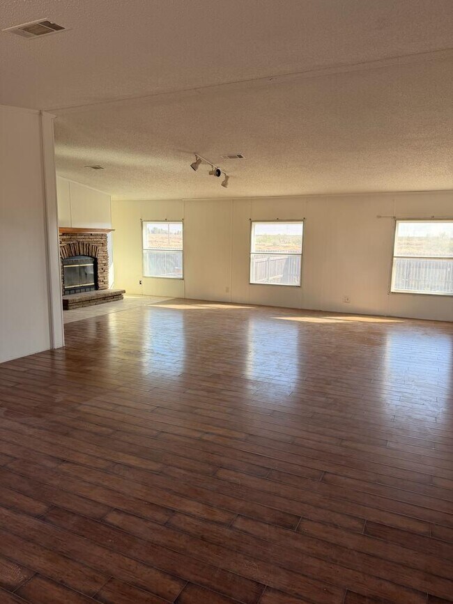 Foto del edificio - 8800 W County Rd 166