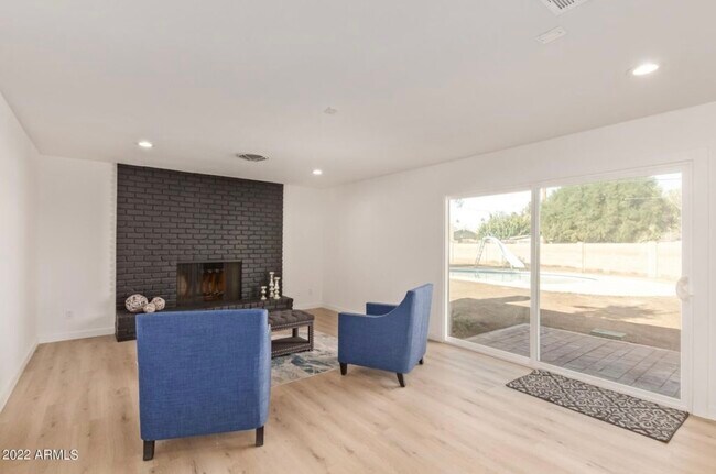 Foto del edificio - 1702 W Northern Ave