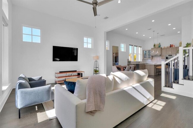 Building Photo - 4806 Olive Sparrow Dr