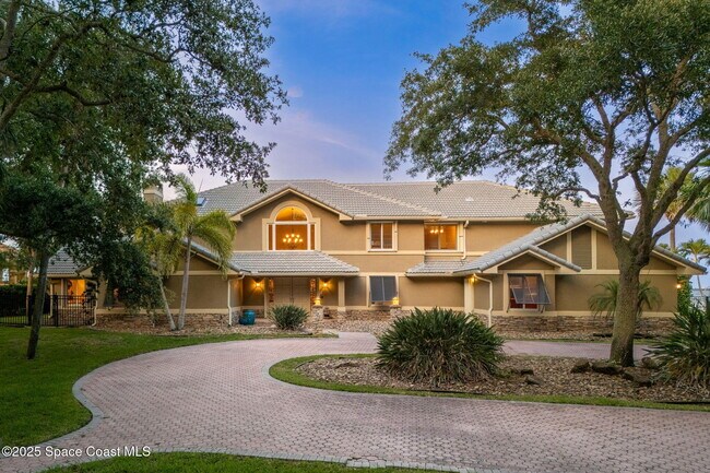 Foto del edificio - 2442 Newfound Harbor Dr