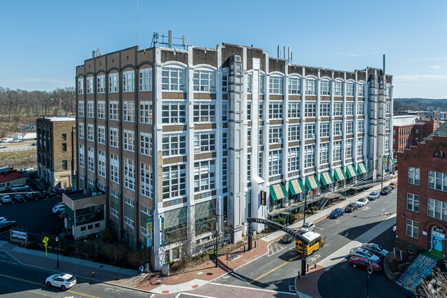 Building Photo - The Lofts on Park