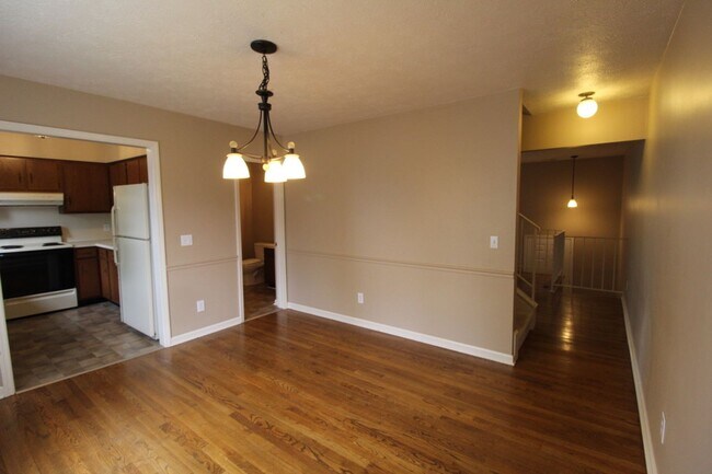 Foto del edificio - 907 Meadowlark Dr